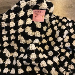 Small black & cream crocheted afghan lap throw